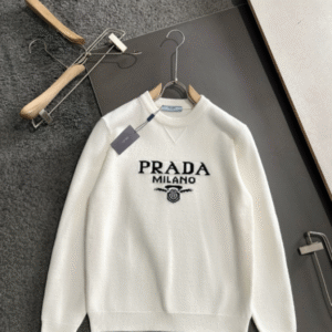 프라다 울 스웨터 니트