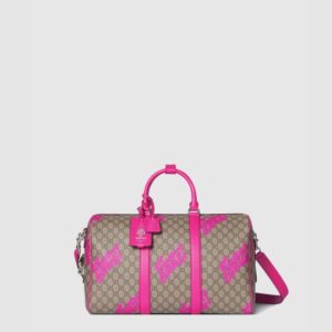 구찌 프린트가 있는 미디엄 더플백 834962