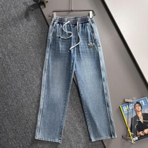 발렌시아가 클로버 2025 여름 루즈 와이드 레그 진 스트레이트 팬츠