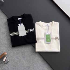 버버리 슬림핏 반팔 티셔츠