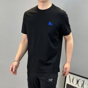 버버리 클래식 라운드넥 티셔츠