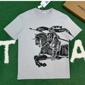 버버리 2025 사이드 자이언트 크레스트 로고 반팔 티셔츠