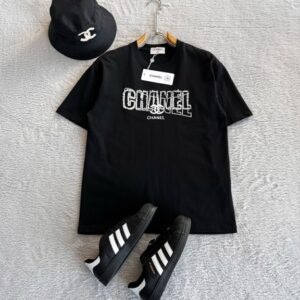 샤넬 반팔 라운드넥 티셔츠