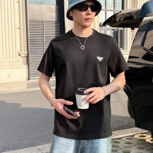 프라다 2025 봄여름 신상품 유니섹스 커플 스타일 캐주얼 루즈 코튼 라운드넥 반팔 티셔츠