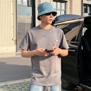 프라다 2025 봄여름 신상품 유니섹스 커플 스타일 캐주얼 루즈 코튼 라운드넥 반팔 티셔츠