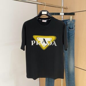 프라다 2025년 신상 여름 반팔 티셔츠