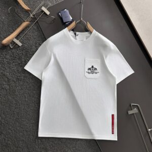 프라다 라운드넥 반팔 티셔츠