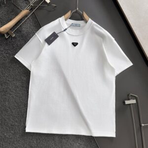 프라다 라운드넥 반팔 티셔츠