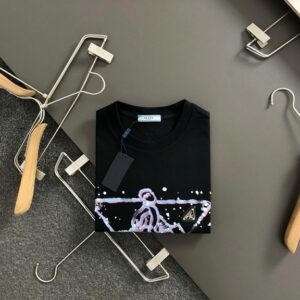 프라다 클래식 반팔 티셔츠