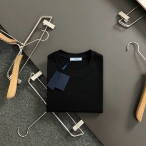 프라다 클래식 반팔 티셔츠