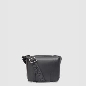 로에베 XS 밀리터리 메신저백