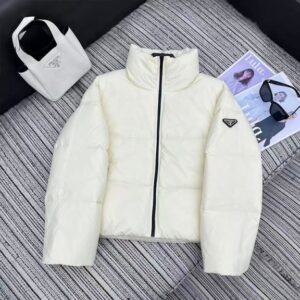 프라다 90% 화이트 구스 다운 스탠드업 칼라 긴팔 다운 재킷