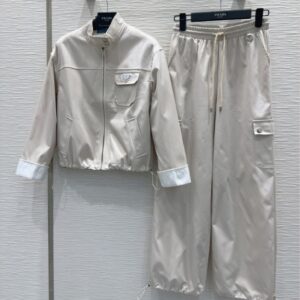 프라다 패셔니스타의 최애템 캐쥬얼 세트