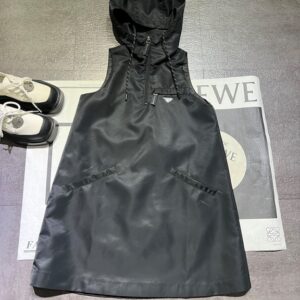 프라다 후드 A라인 스커트