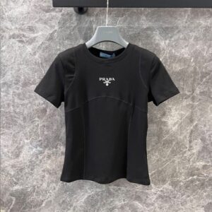 프라다 로고 프린트 라운드넥 반팔 티셔츠