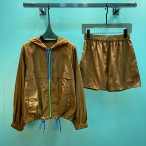 프라다 점퍼 반바지 세트