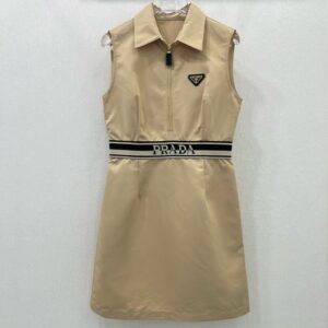프라다 하프 지퍼 네크라인 베스트 원피스