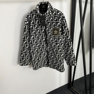 펜디 뉴 로고 자수 패치 모노그램 F 레터링 양모 스탠드 칼라 긴팔 지퍼 재킷