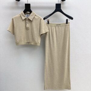 로에베 숏 폴로탑 + 리본 롱스커트 세트.