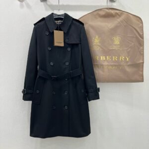버버리 클래식 켄싱턴 미디 길이 트렌치코트