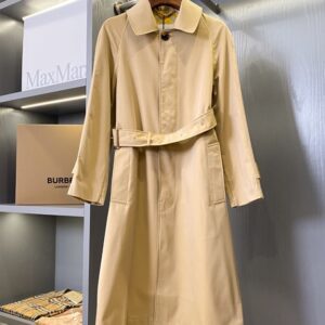 버버리 브레스트 히든 버튼 브래드포드 경량 윈드브레이커,트렌치코트