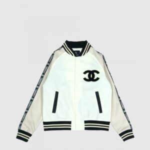 샤넬(Chanel)의 바시티 스타일 트랙 재킷
