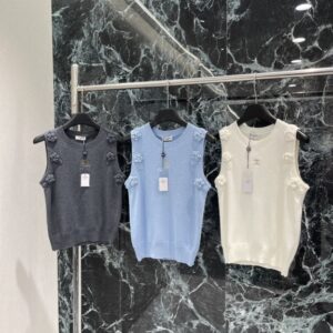 샤넬 3D 카멜리아 니트 베스트 커프스